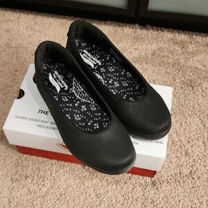 Skechers Black Women's Flats With Archfit